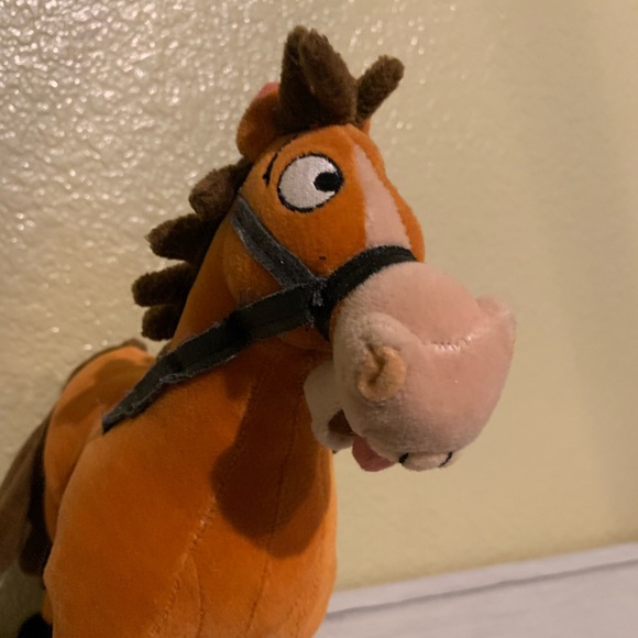 Disney’s Home On The Range Maggie & Buck Character Plush Set - Picture 7 of 14